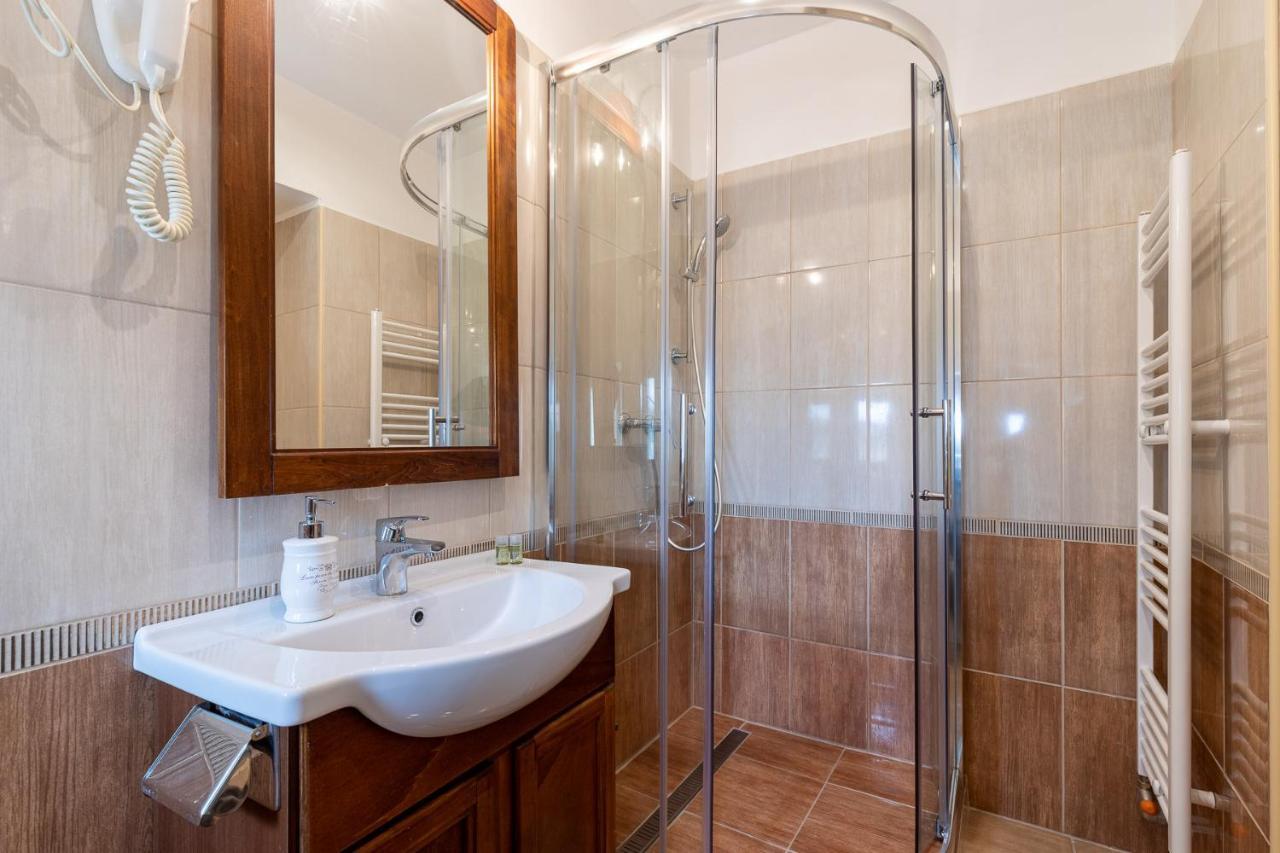 Villa Lucia Heviz Bagian luar foto