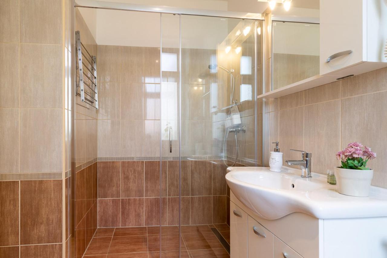 Villa Lucia Heviz Bagian luar foto