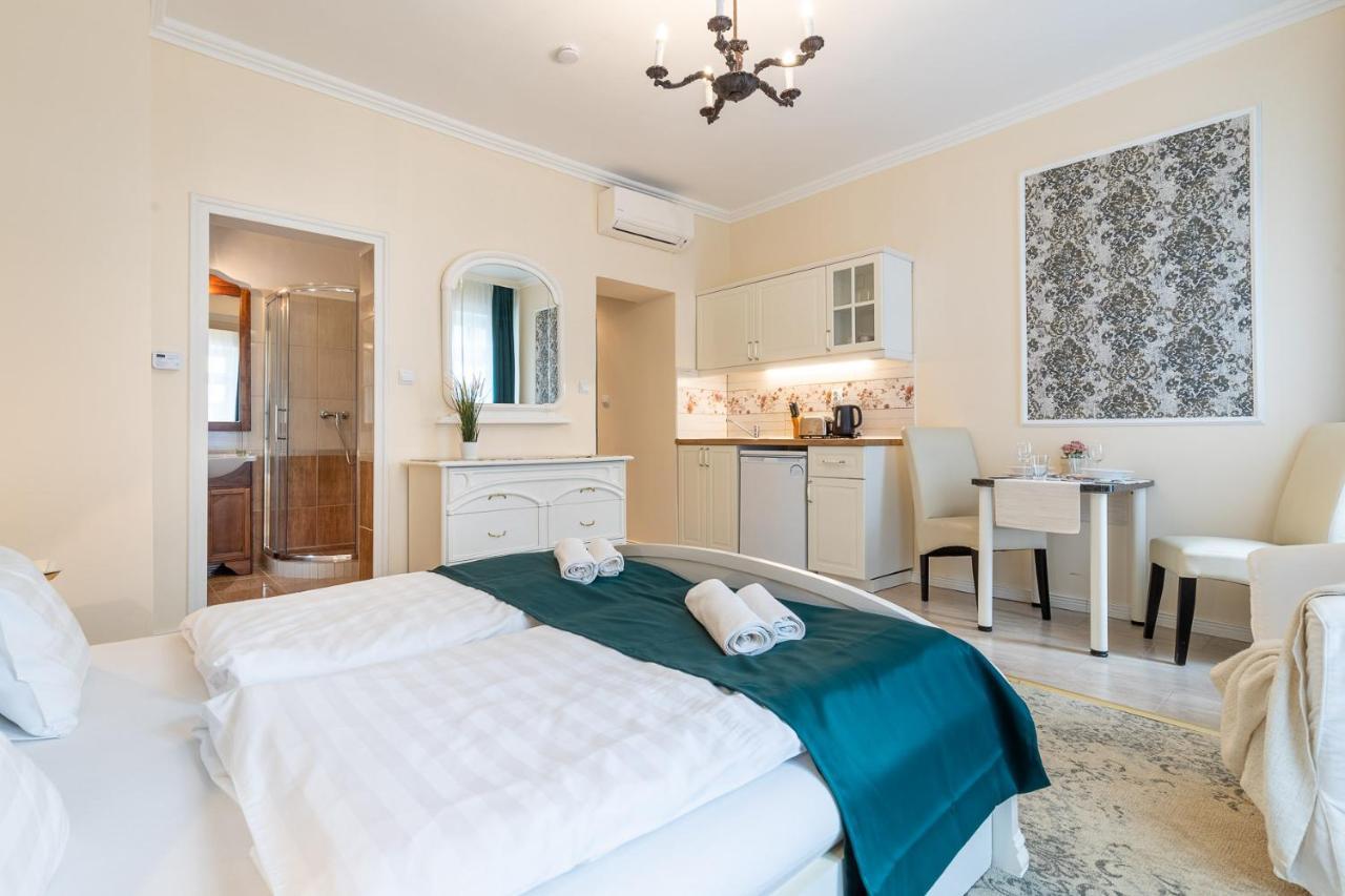 Villa Lucia Heviz Bagian luar foto
