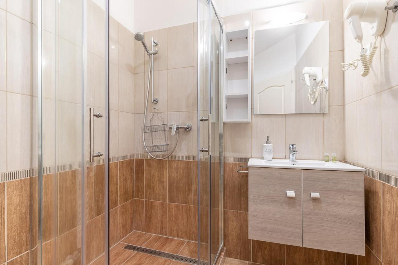 Villa Lucia Heviz Bagian luar foto