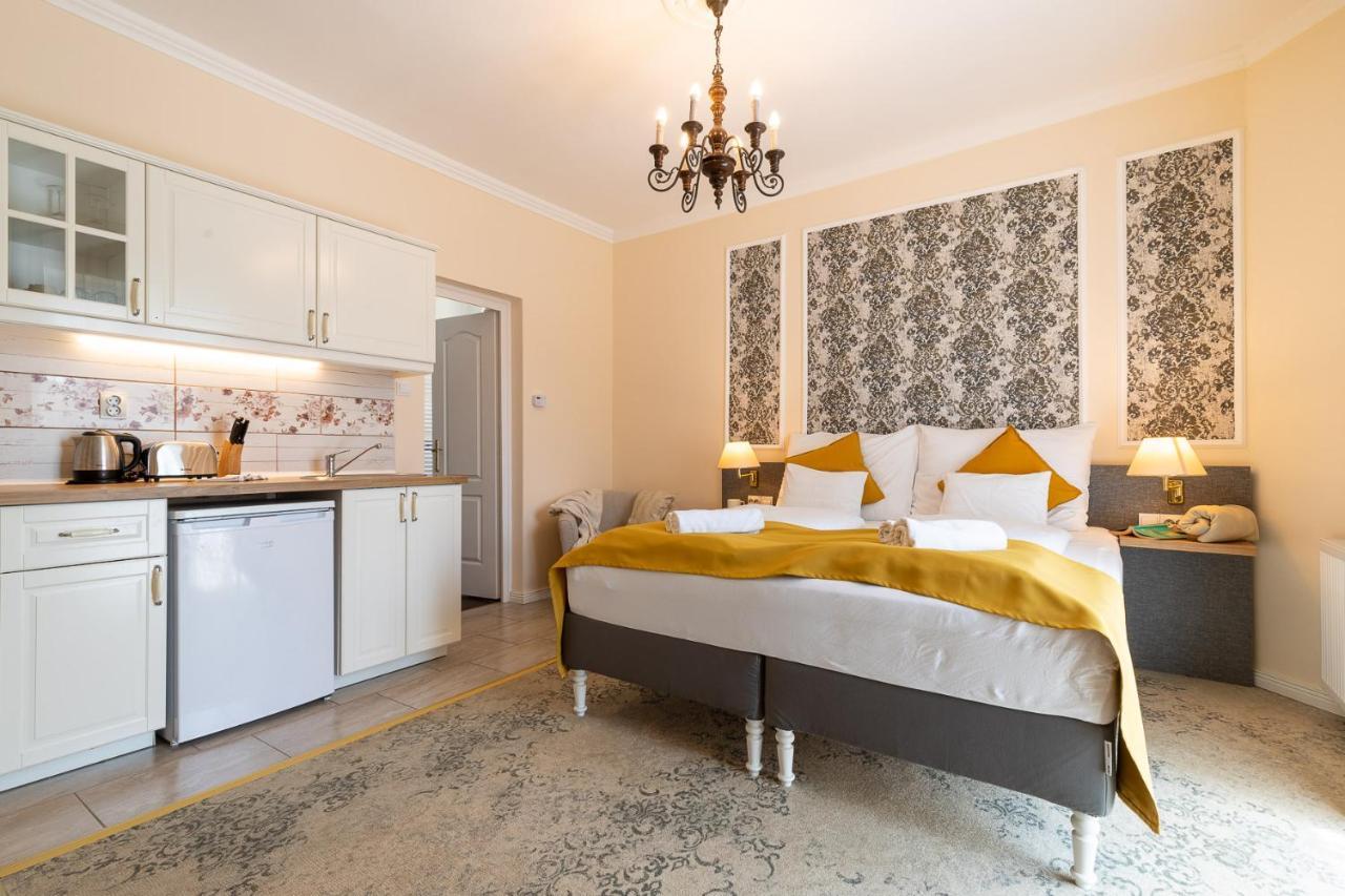 Villa Lucia Heviz Bagian luar foto