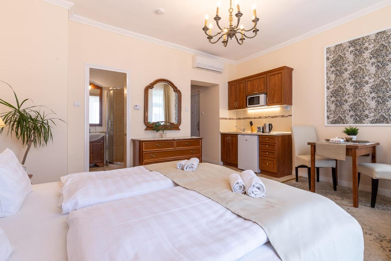 Villa Lucia Heviz Bagian luar foto