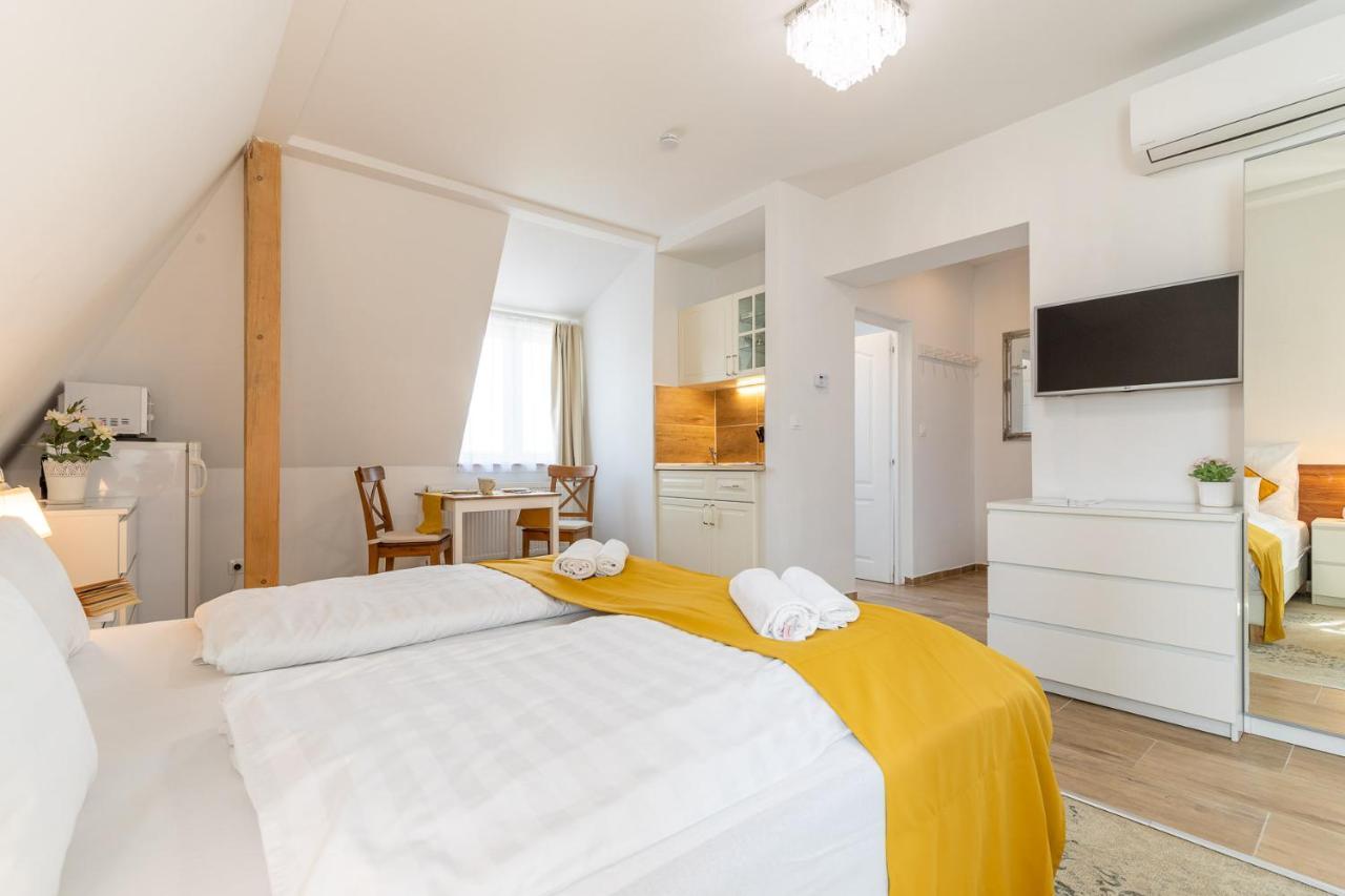 Villa Lucia Heviz Bagian luar foto